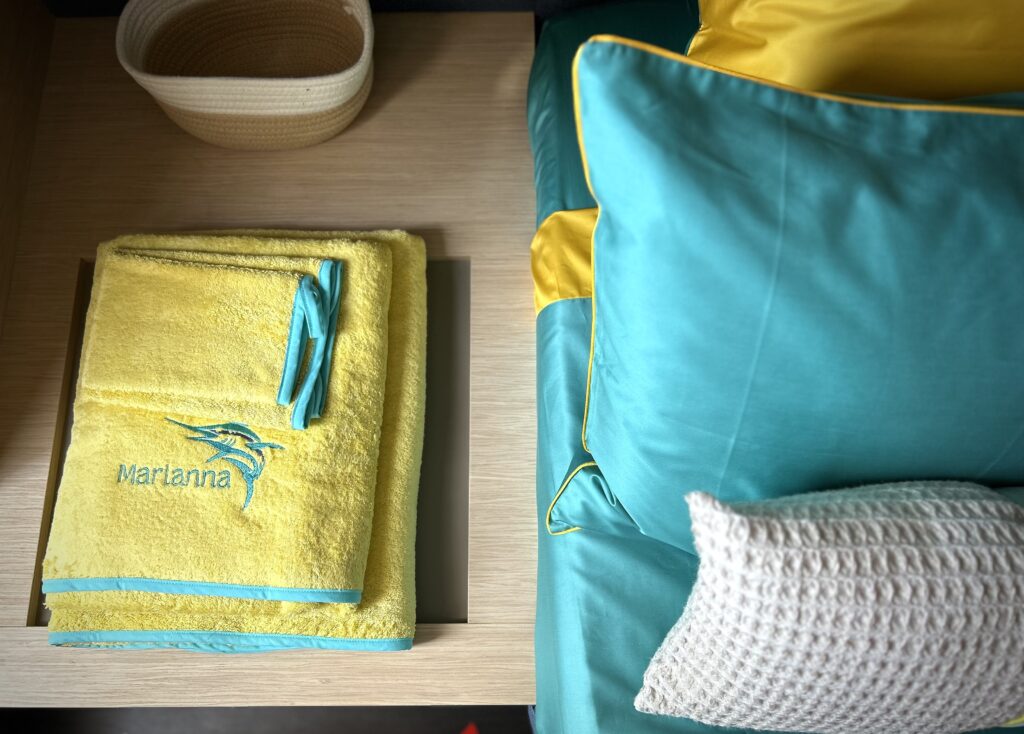 customade_boat_cabin_personnalize_towels_MSnautic